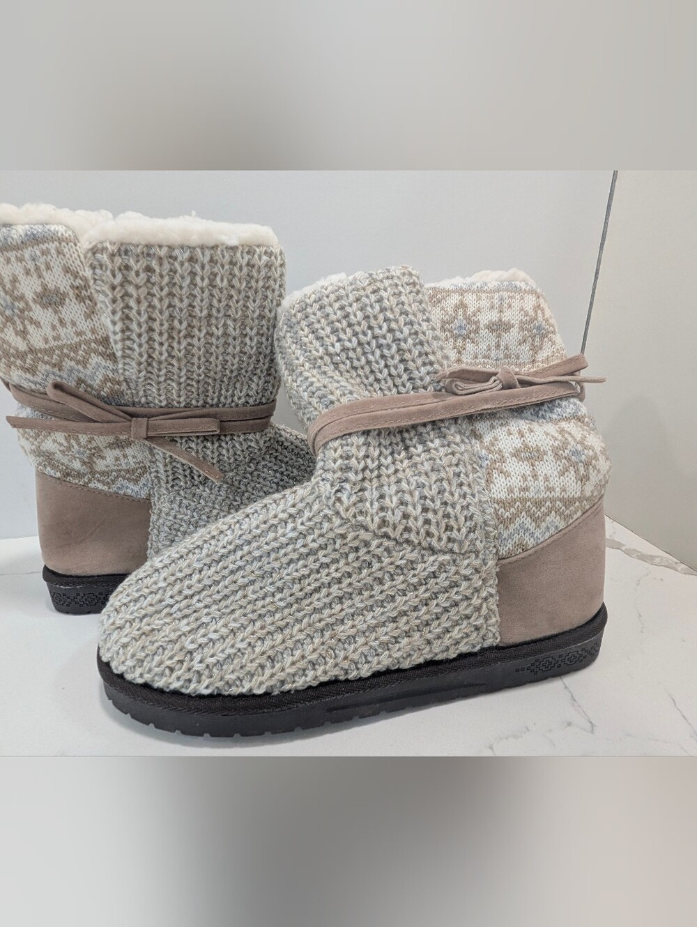 MUK LUKS Women's Size 11 Gray Knit Faux Fur Lined Winter Ankle Boots Cozy Warmth